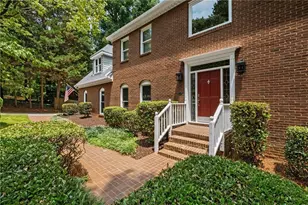 4692 Monticello Cir, Marietta, GA 30066 - Photo 2
