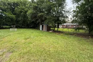 210 Madrid St, Warner Robins, GA 31093 - Photo 8