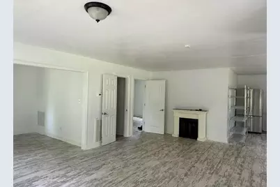210 W James Circle, Hampton, GA 30228 - Photo 4
