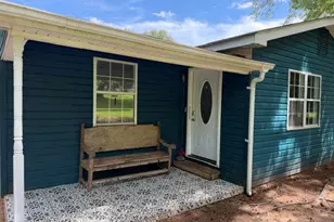 210 W James Circle, Hampton, GA 30228 - Photo 2