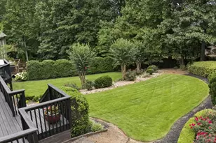 2200 Hollowbrooke Ct NW, Acworth, GA 30101 - Photo 4