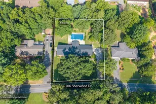 206 Sherwood Dr, Calhoun, GA 30701 - Photo 2