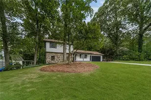 2273 Ivy Crest Dr, Buford, GA 30519 - Photo 4