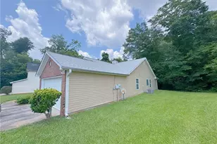 306 Willow Way, Griffin, GA 30224 - Photo 2