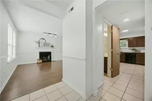 10420 Virginia Pine Ln, Alpharetta, GA 30022 - Photo 2