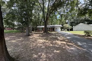 135 Martha St, Winder, GA 30680 - Photo 6