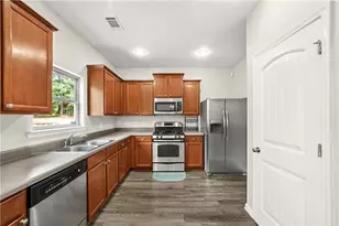 7870 Bluefin Trail, Union City, GA 30291 - Photo 10