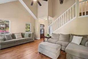 10785 Willow Meadow Cir, Alpharetta, GA 30022 - Photo 12