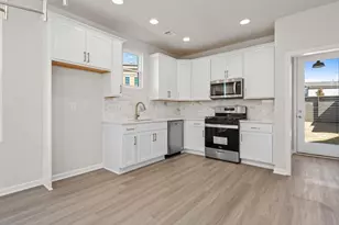 249 10th St, Auburn, GA 30011 - Photo 8