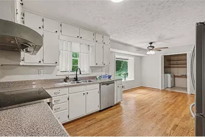2826 Manor Court, Snellville, GA 30078 - Photo 14