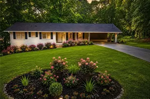 2826 Manor Ct, Snellville, GA 30078 - Photo 2