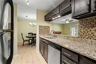 413 Tuxworth Cir, Decatur, GA 30033 - Photo 10
