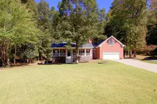 1305 Fontainebleau Ct NE, Lawrenceville, GA 30043 - Photo 4