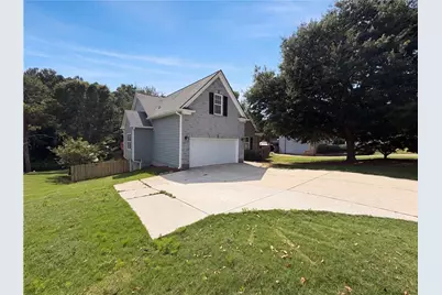 1240 Platinum Drive, Hoschton, GA 30548 - Photo 6