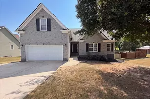 1240 Platinum Dr, Hoschton, GA 30548 - Photo 1