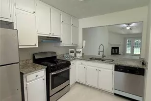 5376 Cherry Wood Dr, Stone Mountain, GA 30083 - Photo 4