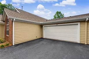 2702 Vintage Reserve Ln, Marietta, GA 30066 - Photo 6