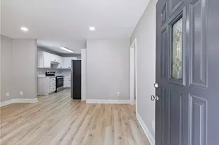 2862 Argyle Dr, Atlanta, GA 30318 - Photo 2