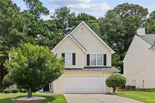1055 Grace Dr, Lawrenceville, GA 30043 - Photo 2