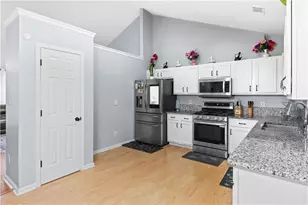 1055 Grace Dr, Lawrenceville, GA 30043 - Photo 12