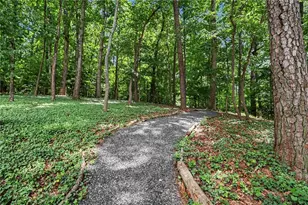 1711 W Nancy Creek Dr NE, Atlanta, GA 30319 - Photo 40