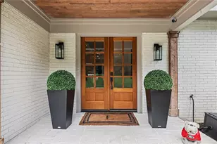 1711 W Nancy Creek Dr NE, Atlanta, GA 30319 - Photo 2