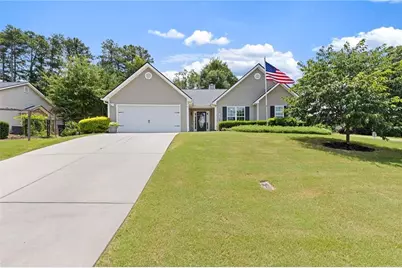 521 Embassy Walk, Winder, GA 30680 - Photo 1
