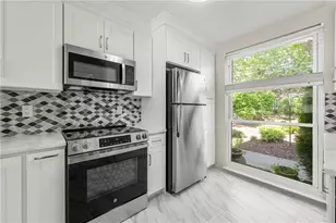 1009 Riverbend Club Dr SE, Atlanta, GA 30339 - Photo 10