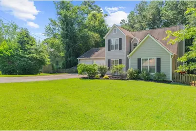 503 E Lake Court, Woodstock, GA 30188 - Photo 2