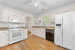 3040 Majestic Park Ct, Duluth, GA 30096 - Photo 4