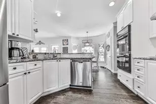 422 Old Deerfield Ln, Woodstock, GA 30189 - Photo 16