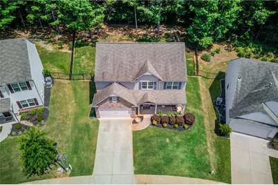 1429 Washington Rose Avenue, Hoschton, GA 30548 - Photo 2