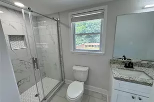 69 4th St, Griffin, GA 30223 - Photo 14