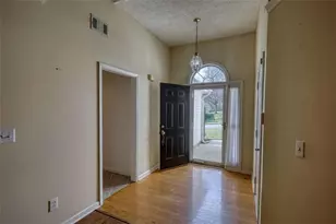 565 Ambur Lake Dr, Lawrenceville, GA 30043 - Photo 4