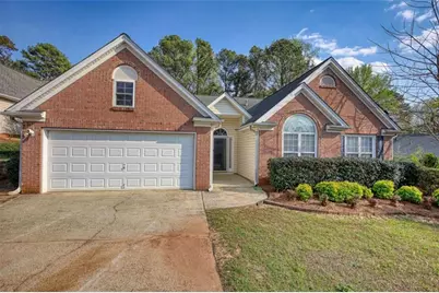 565 Ambur Lake Dr, Lawrenceville, GA 30043 - Photo 1