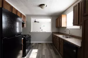 1383 Almont Dr SW, Atlanta, GA 30310 - Photo 4