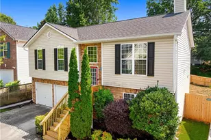 5822 Bridgeport Ct, Flowery Branch, GA 30542 - Photo 4