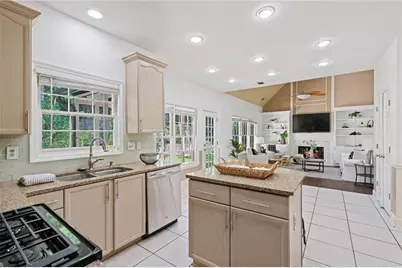 1595 Watercove Lane, Lawrenceville, GA 30043 - Photo 10