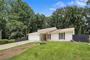 10 Saratoga Dr, Lawrenceville, GA 30044 - Photo 4