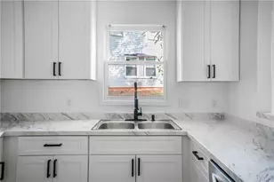 2176 Wellington Cir, Lithonia, GA 30058 - Photo 12