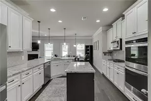 2001 Harvester Ln, Buford, GA 30518 - Photo 8