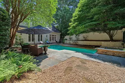 82 Blackland Road NW, Atlanta, GA 30342 - Photo 4