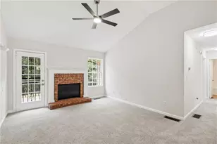 549 Sycamore Dr, Jonesboro, GA 30238 - Photo 2