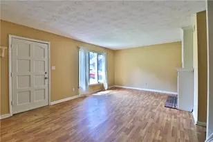 1811 Ashborough Cir, Marietta, GA 30067 - Photo 4