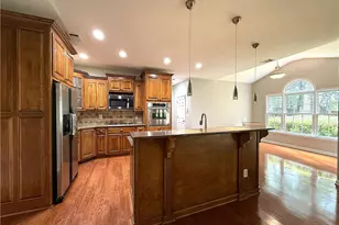 1310 Rosewood Dr, Alpharetta, GA 30005 - Photo 8