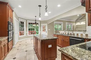 760 Links View Dr, Sugar Hill, GA 30518 - Photo 8