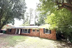 3727 Dial Dr, Stone Mountain, GA 30083 - Photo 4