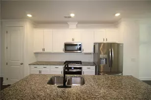 6532 Beacon Dr, Atlanta, GA 30328 - Photo 10