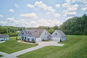 48 Starr Pl, Newnan, GA 30263 - Photo 6