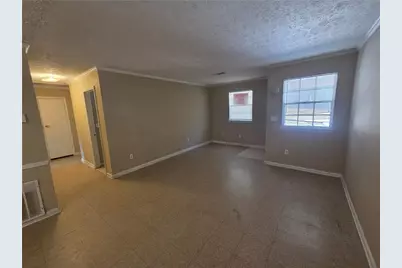 897 A Six Oaks Circle #B, Norcross, GA 30093 - Photo 2